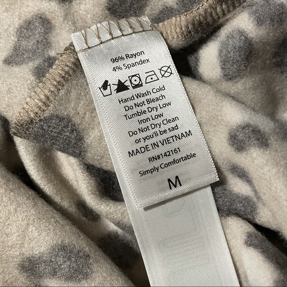 M Leopard Print & black Lularoe Amber Hoodie NWT - Picture 5 of 7